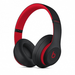 Навушники Beats Studio3 Wireless Over-Ear Headphones Black/Red (MRQ82) Фото Навушники Beats Studio3 Wireless Over-Ear Headphones Black/Red (MRQ82)